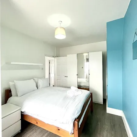 Modern 2 Bed Flat Close To Shoreditch / Free Wi-Fi
